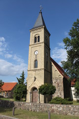 Fototapeta na wymiar An der Schönfließer Dorfkirche