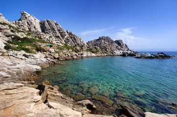 Fototapeta na wymiar malownicze zatoki w Dolinie Księżyca. Sardynia, Włochy