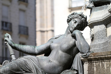 Statue 