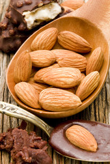 almendras con chocolate