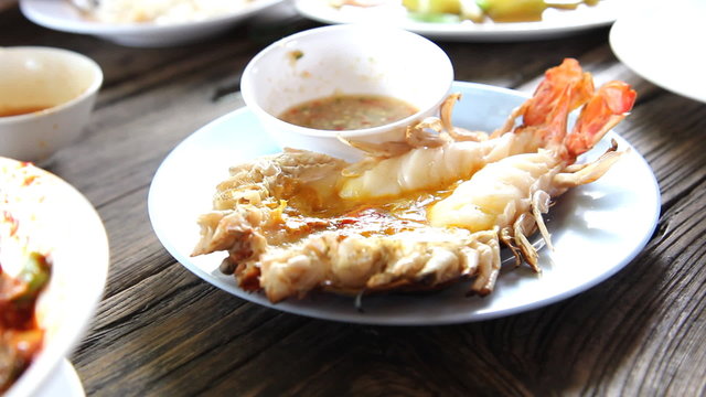 Grilled fresh big shrimp (Macrobrachium rosenbergii)