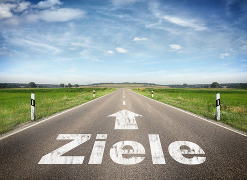 Strasse mit dem Wort Ziele