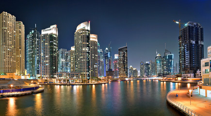 Fototapeta na wymiar DUBAI, UAE - OCTOBER 23: View of the region of Dubai - Dubai Mar