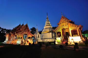 Fototapeta premium Wat Phra Sing in the evening, 