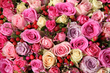 Obraz na płótnie Canvas Wedding flowers in various shades of pink