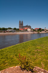 Obraz premium Cathedral of Magdeburg at river Elbe, Germany