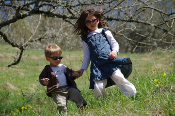 Fototapeta premium balade à la campagne en famille
