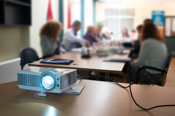 projector at business meeting - obrazy, fototapety, plakaty