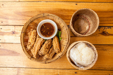 Crispy fried chicken strips with 	glutinous rice