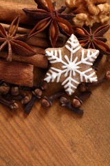 Gingerbread stars, spices and nut