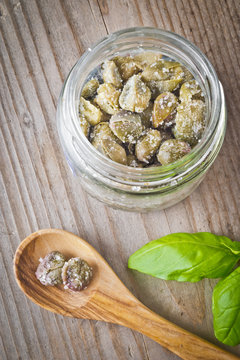 capperi e basilico