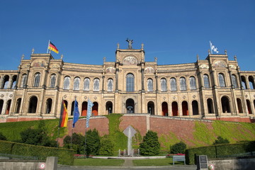 Fototapeta premium Das Maximilianeum in München