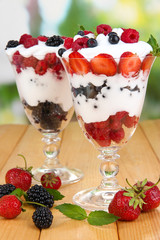 Natural yogurt with fresh berries