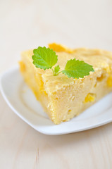 Pfirsich Joghurt Kuchen mit Zitronenmelisse