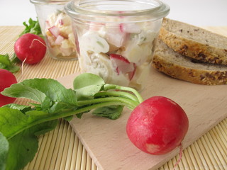 Hausgemachter Käsesalat