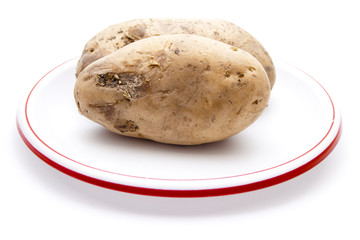 Große Kartoffel auf Teller