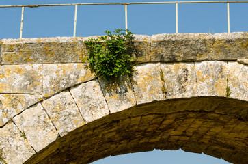 Le Pont Julien en Provence - France Medieval Roman Bridge