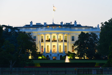 The White House at night - Washington DC, United States