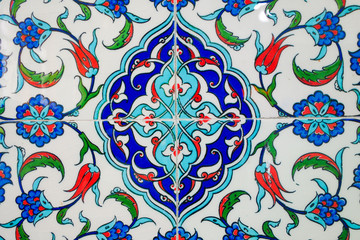Turkish artistic wall tile - floral pattern