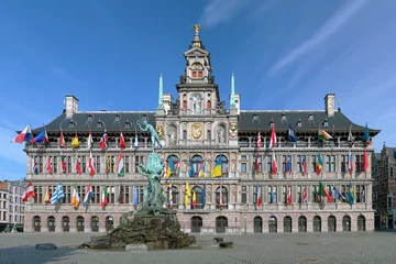 Foto op Plexiglas Stadhuis van Antwerpen en Brabo-fontein, België © Mikhail Markovskiy