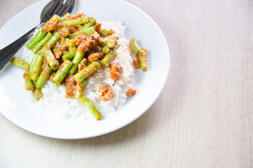 Stir fried pork and curry paste
