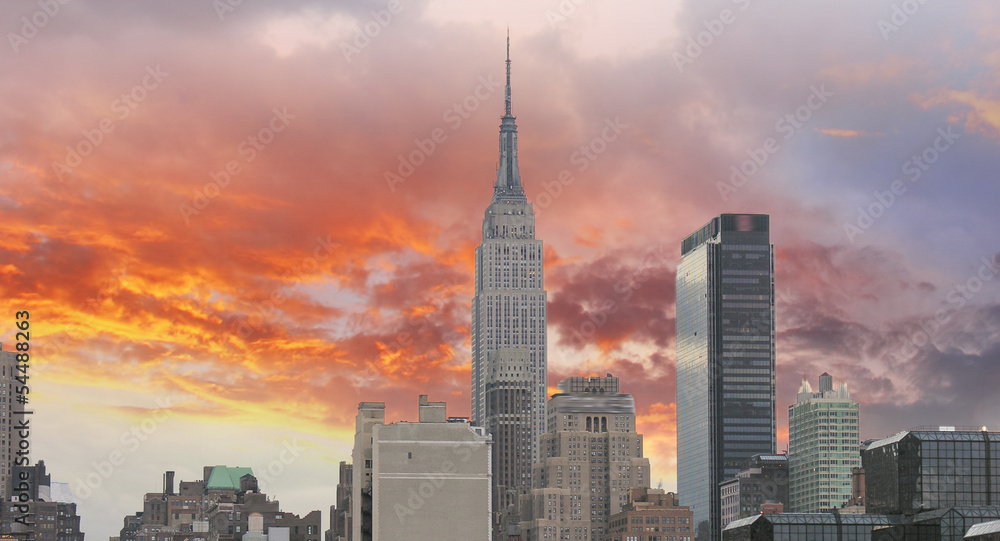 Canvas Prints Wonderful view of Manhattan Skyscrapers with beautiful sky color