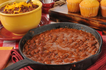 Chili con carne in a cast iron skillet