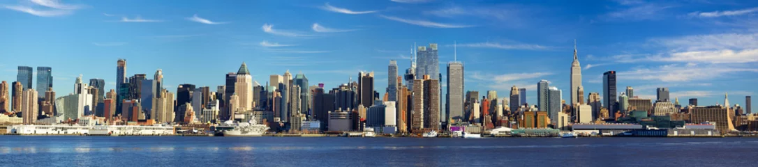 Poster Im Rahmen Skyline-Panorama von Manhattan, New York City © Oleksandr Dibrova
