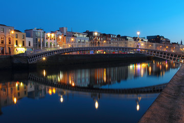 Fototapeta premium Scena nocy w Dublinie