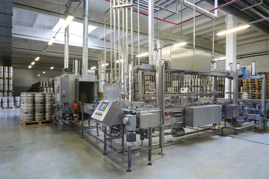 Automatic conveyor in brewery