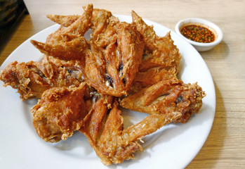 Fried chicken with spicy sauce