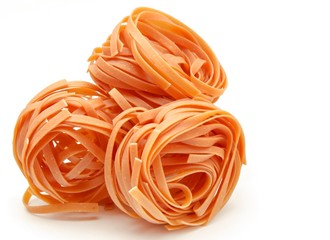 Nidos de pasta italiana al huevo