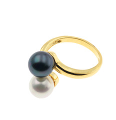 Gold Ring with Pearls
