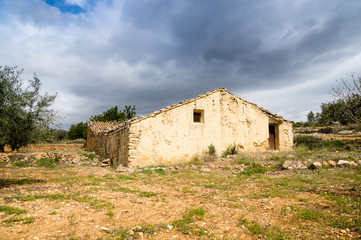 Fototapeta na wymiar old farmhouse in Valencia, Spain