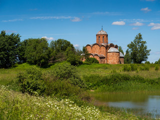 Fototapeta na wymiar Novgorod Kościół