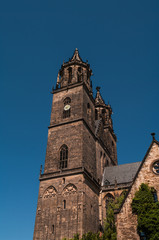Fototapeta na wymiar Katedra w Magdeburgu w Niemczech nad Łabą,