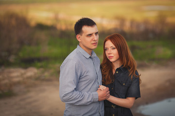 Obraz premium couple hugging outdoors