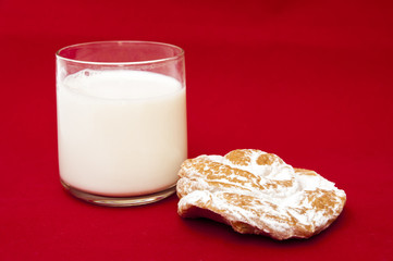 ensaïmada glass of milk