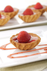 muffins cakes with strawberries