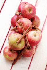 apples with cinnamon
