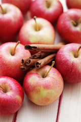 apples with cinnamon