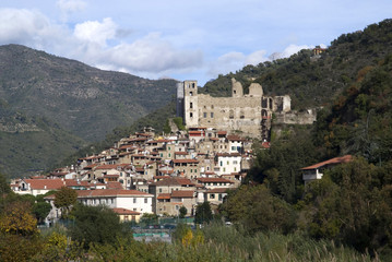 Fototapeta na wymiar Dolceacqua. Starożytna wioska w Włoszech, w regionie Liguria