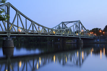 Fototapeta na wymiar Glienicker Brücke am Abend