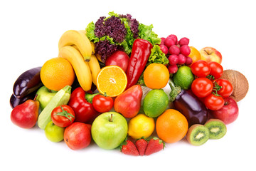 Fototapeta na wymiar zbiór owoców i warzyw samodzielnie na białym tle