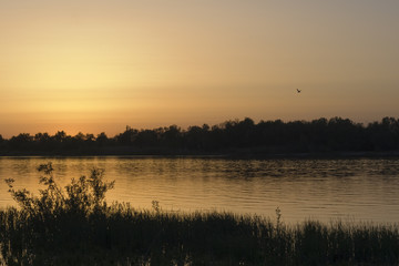 Fototapeta na wymiar Zachód słońca na rzece Don w lecie, Rosja
