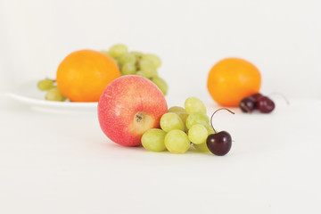 яблоко, виноград, черешня, апельсин