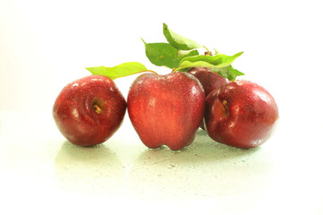 apples with leaves