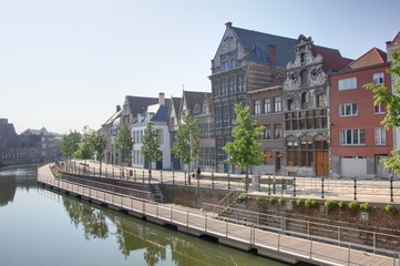 Naklejka premium façade des maisons de mechelen
