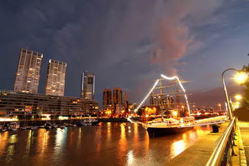Fototapeta na wymiar Puerto Madero in Buenos Aires