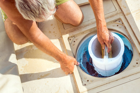 Contr&ocirc;le du syst&egrave;me de filtration d'une piscine